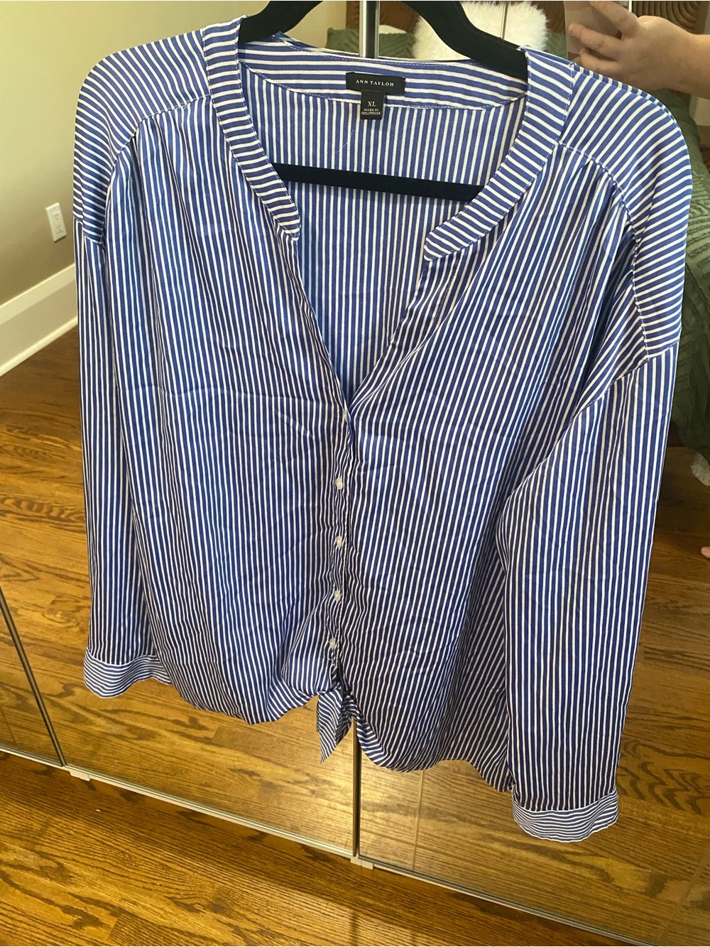 Ann Taylor Blue & White Striped Button-Front Womens Shirt